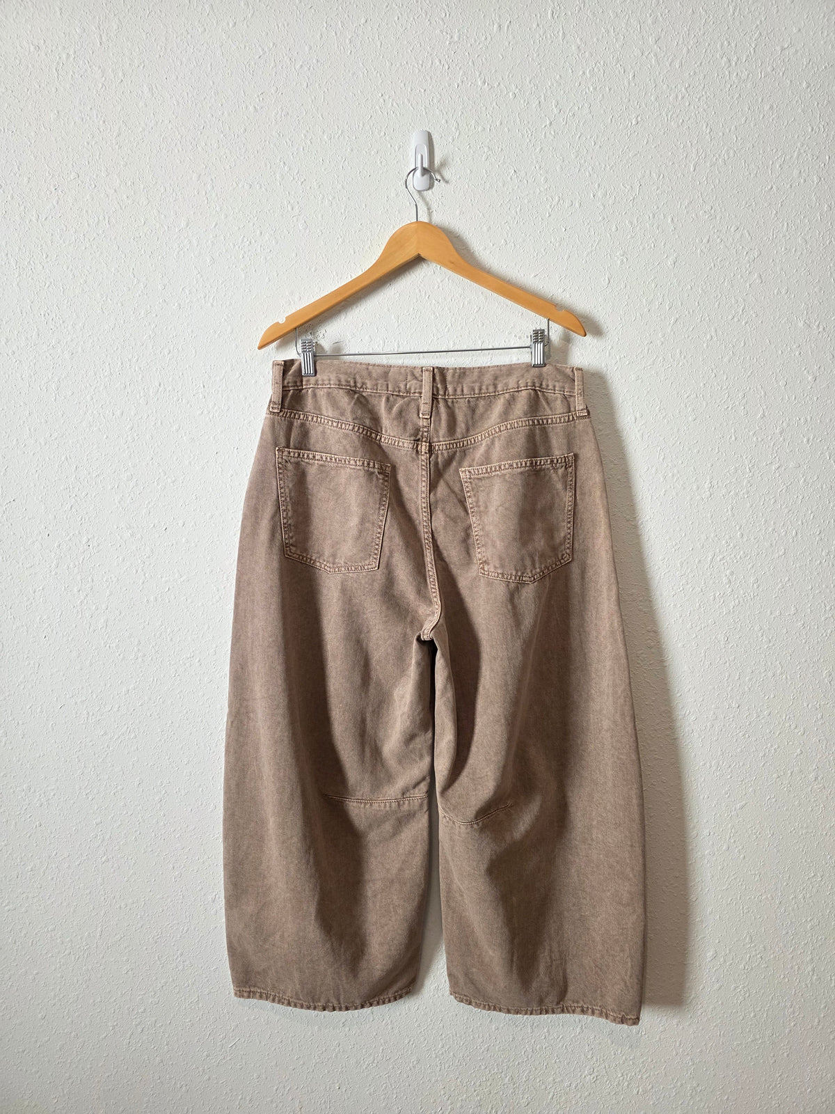 Gap Neutral Barrel Jeans (31/12 short)