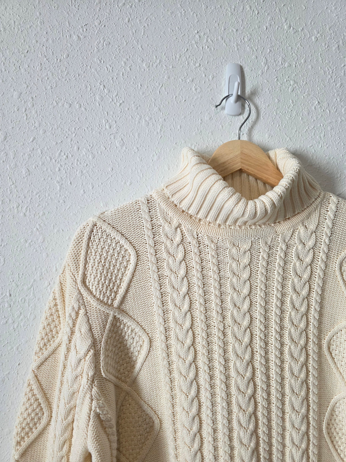 Vintage Cable Knit Turtleneck Sweater (S)