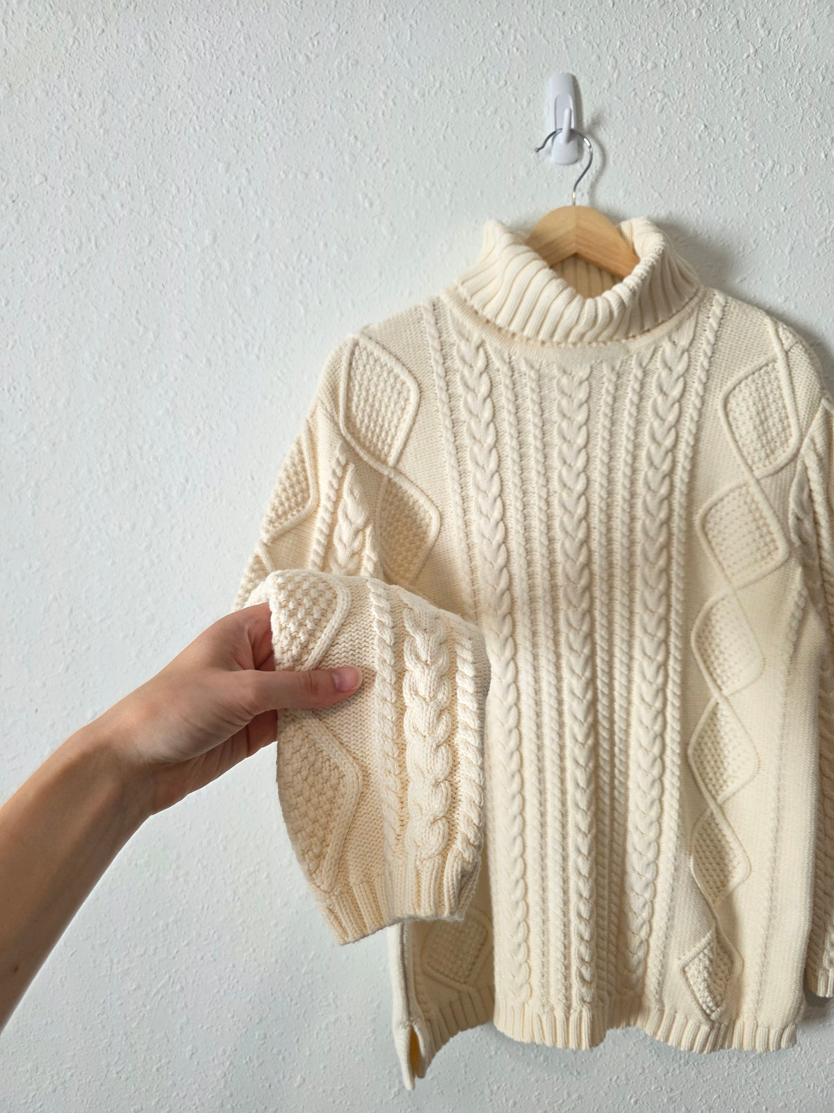 Vintage Cable Knit Turtleneck Sweater (S)