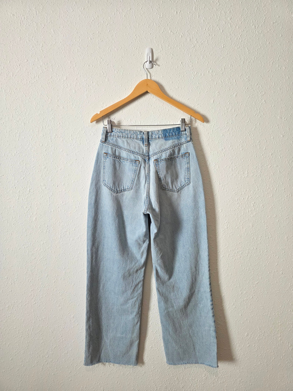 Abercrombie The Loose High Rise Jeans (27/4 short)