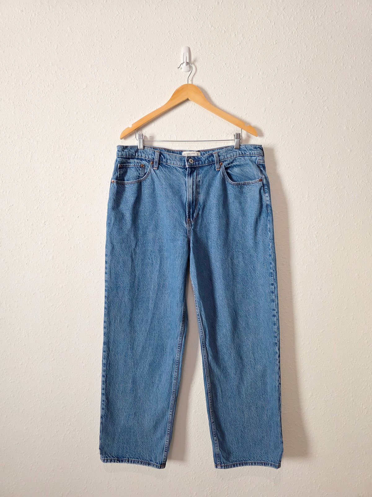 Abercrombie High Rise Loose Jeans (33/16)
