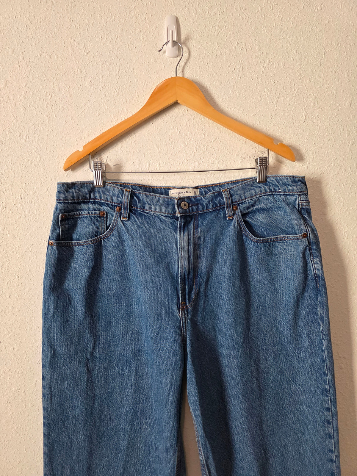Abercrombie High Rise Loose Jeans (33/16)