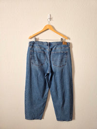 AE Relaxed Barrel Jeans (16)