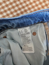 AE Relaxed Barrel Jeans (16)