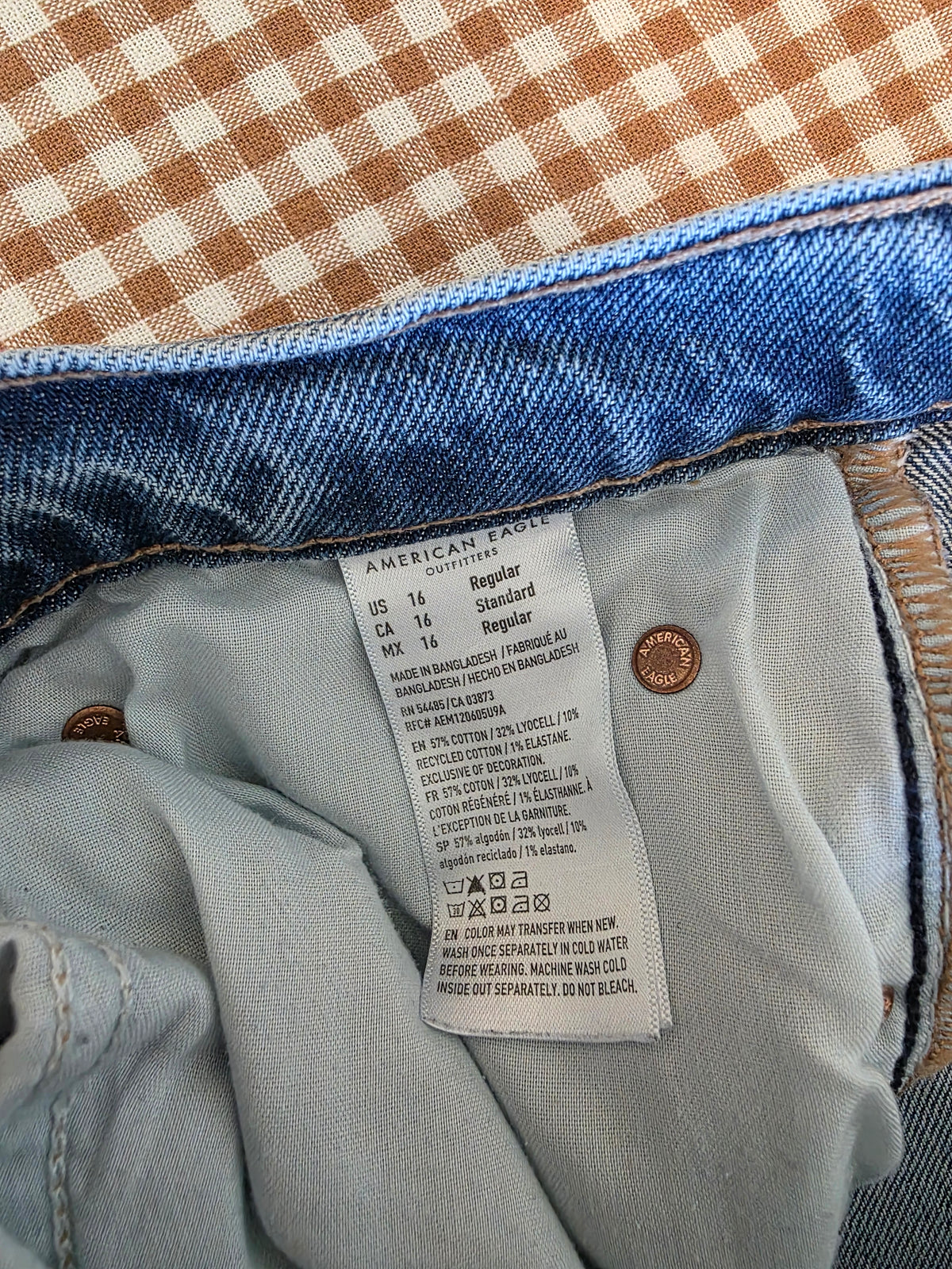 AE Relaxed Barrel Jeans (16)