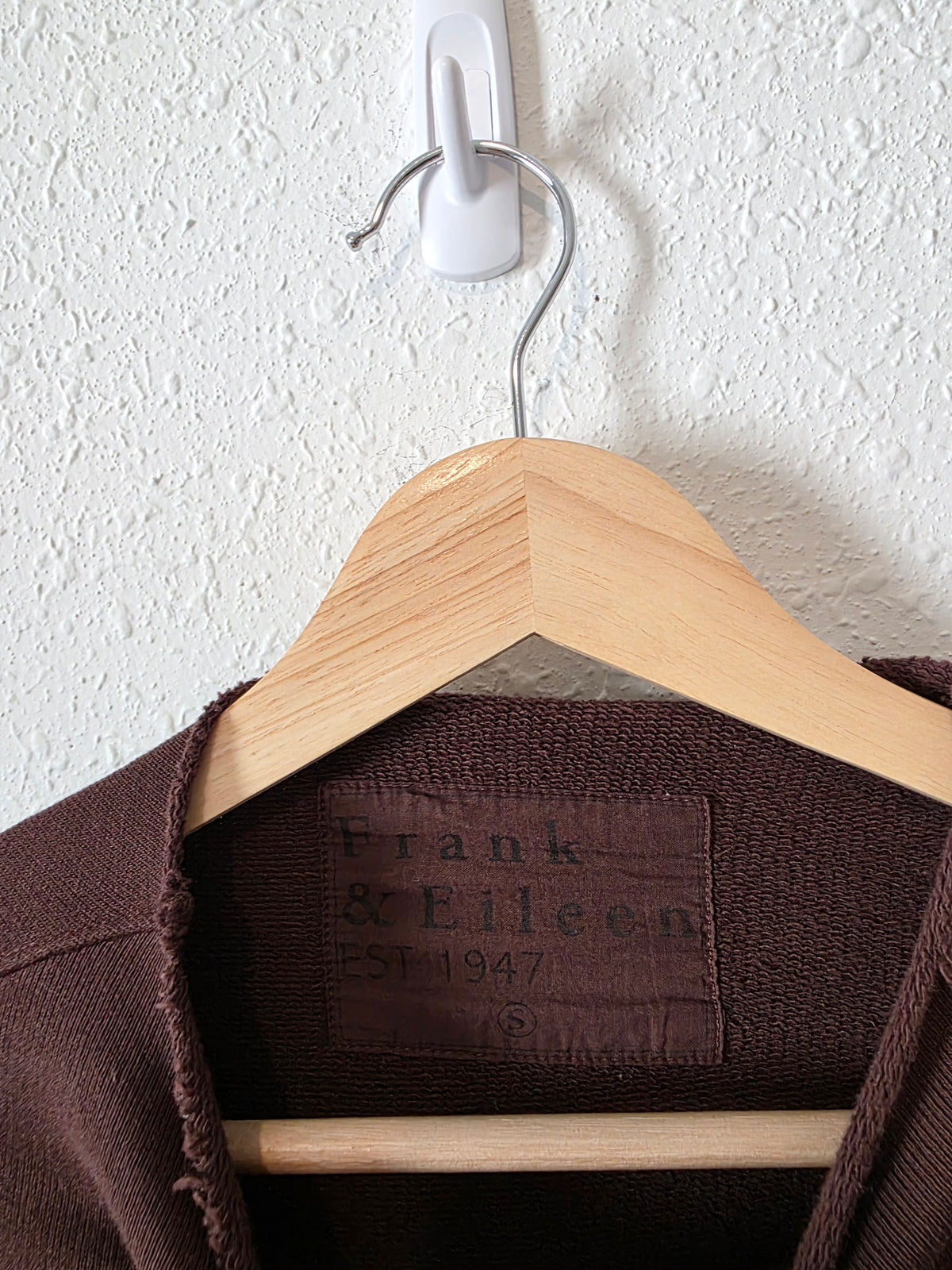 Frank & Eileen Brown Funnel Neck Sweatshirt (S)