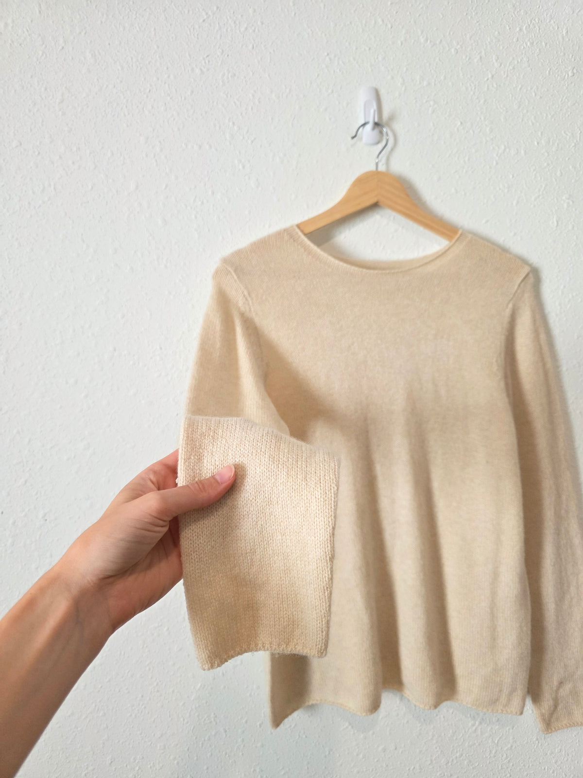 Vince Cream Wool Cashmere Sweater (M)