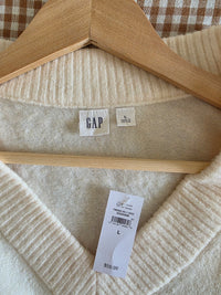 NEW Gap Cozy V Neck Sweater (L)