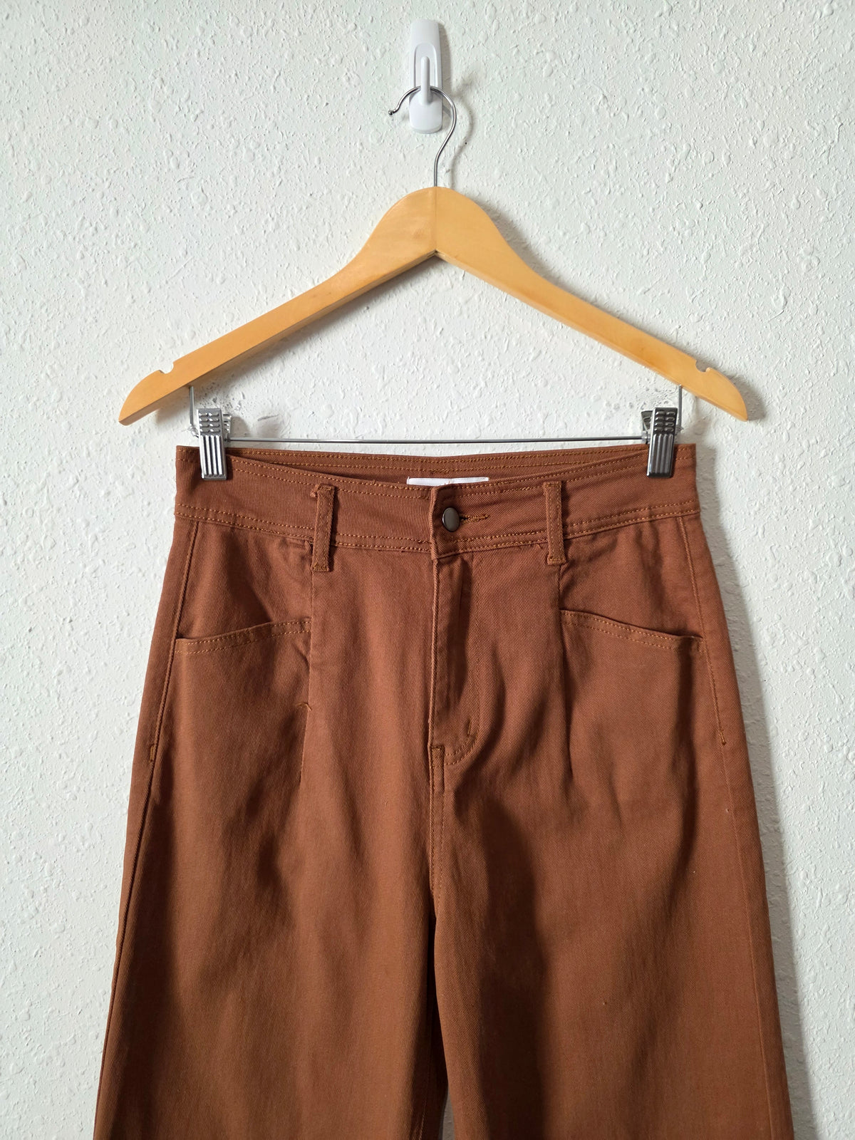 NEW Petal & Pup Rust Jeans (M)