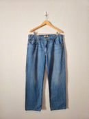 NEW Levi's Low Pro Straight Jeans (33)