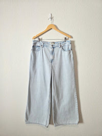 Abercrombie Light Wash Wide Leg Jeans (32/14 short)
