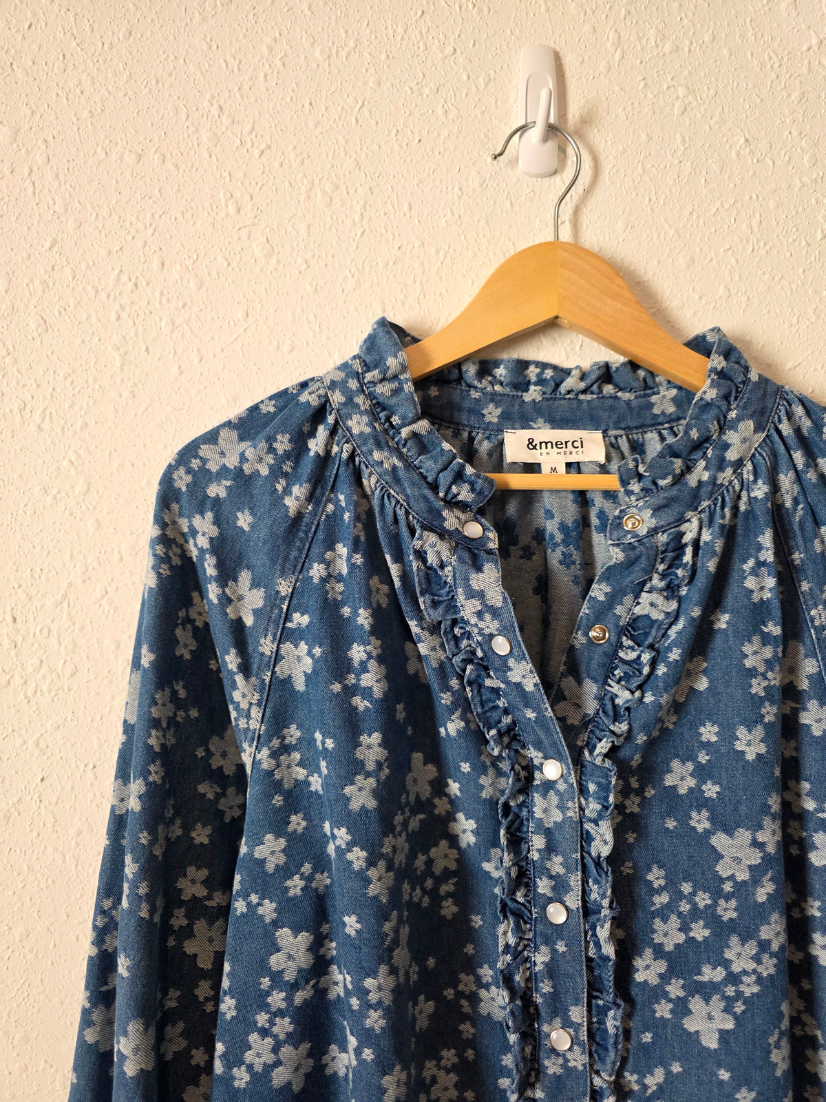 &Merci Floral Denim Snap Button Top (M)