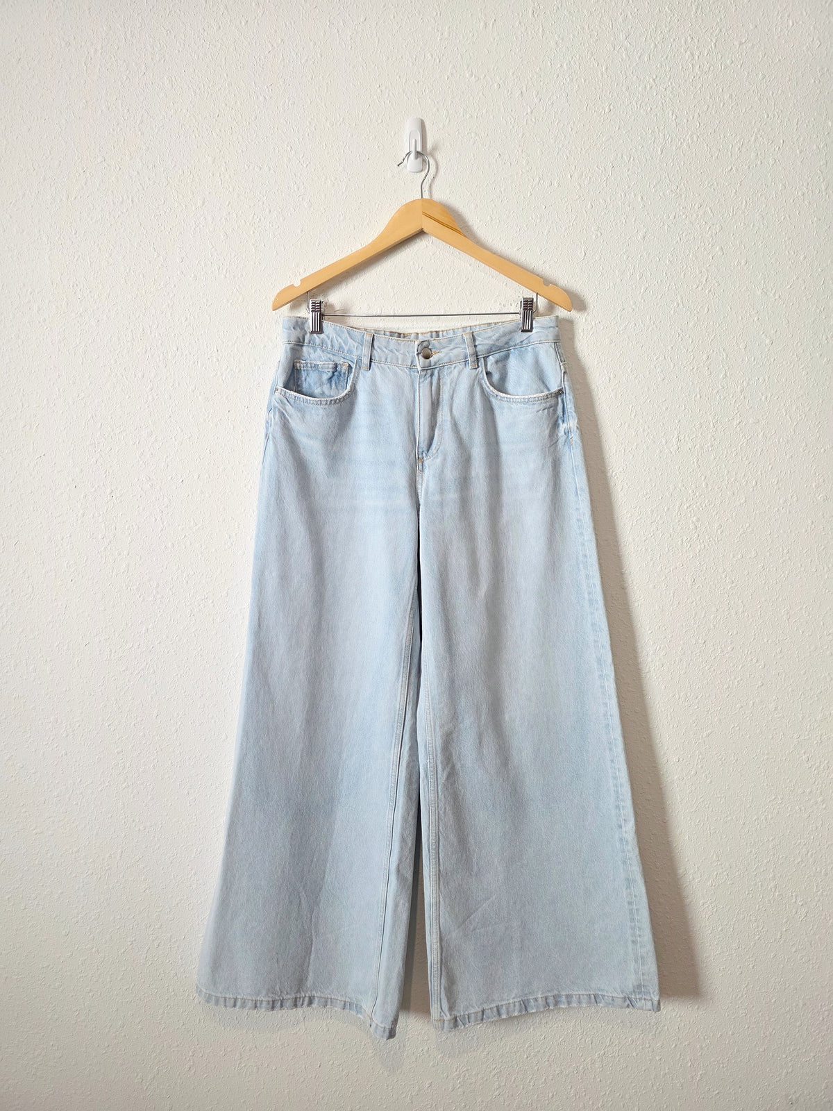 Zara Light Wash Wide Leg Jeans (8)
