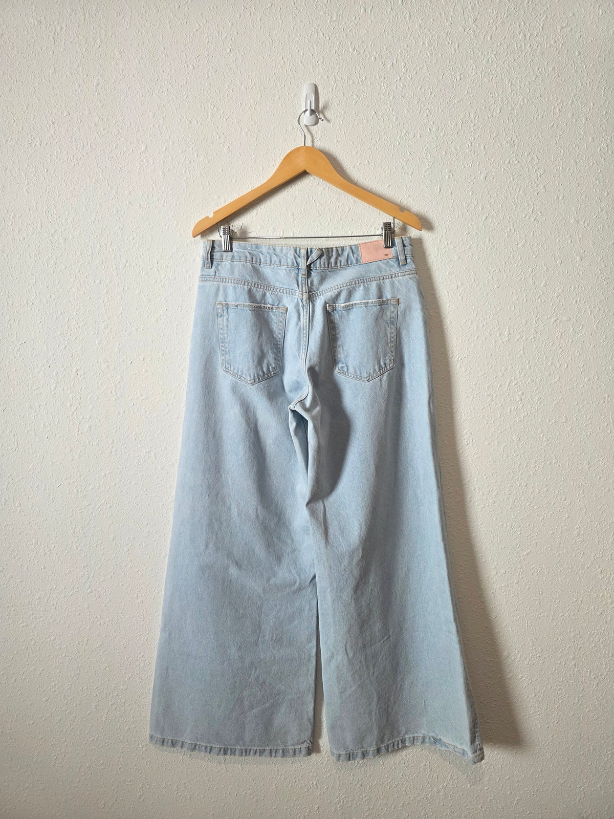 Zara Light Wash Wide Leg Jeans (8)