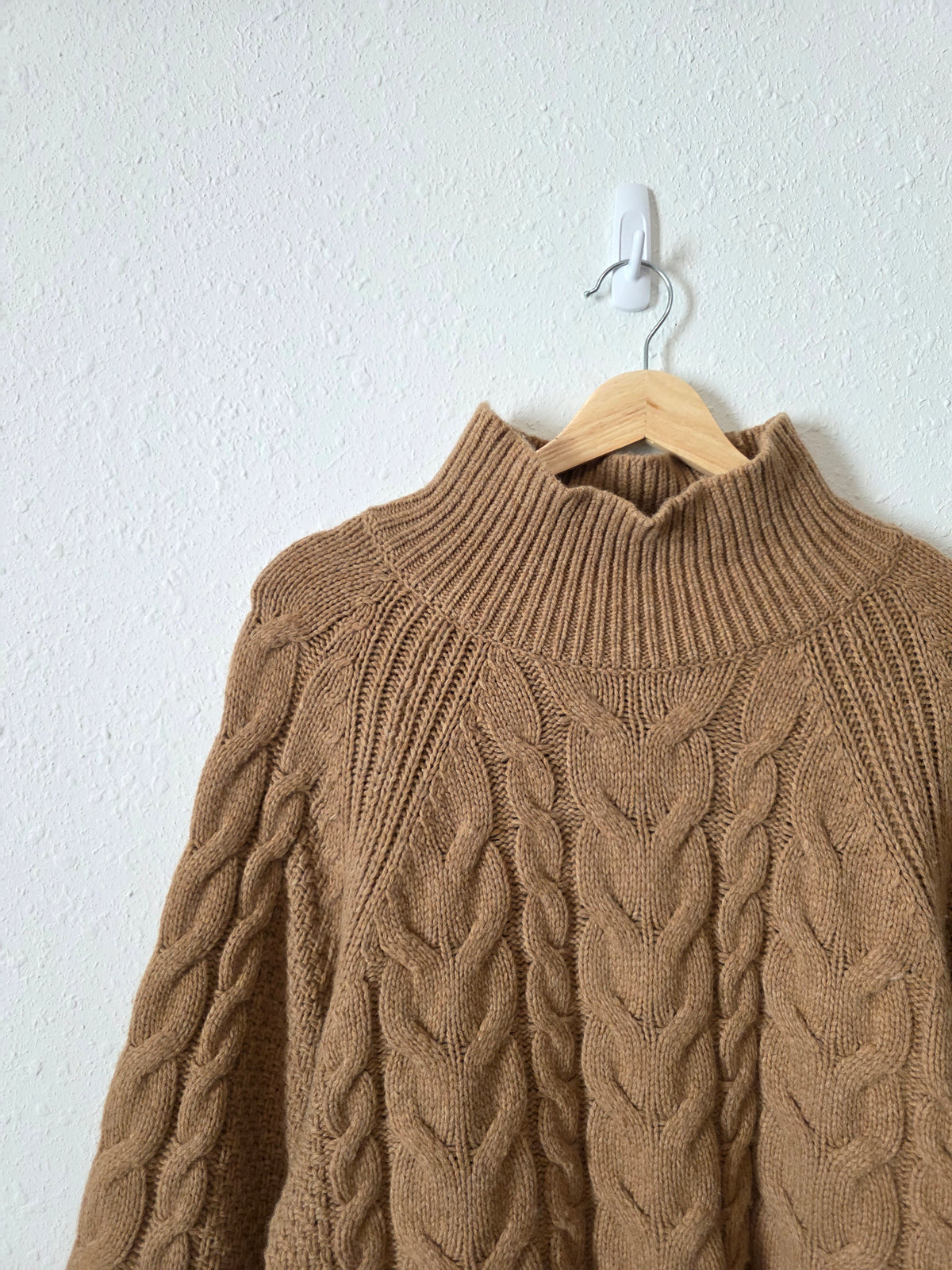 Banana Republic Wool Blend Cable Knit Sweater (S)