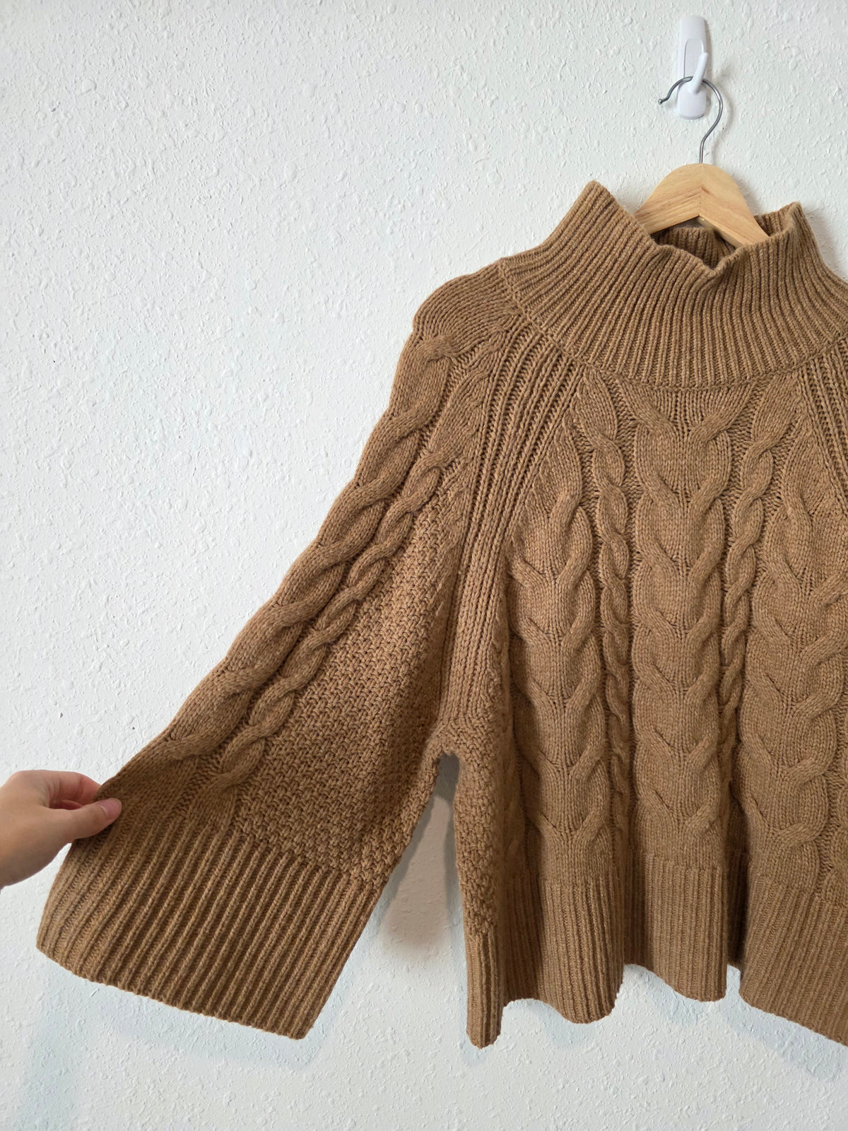 Banana Republic Wool Blend Cable Knit Sweater (S)