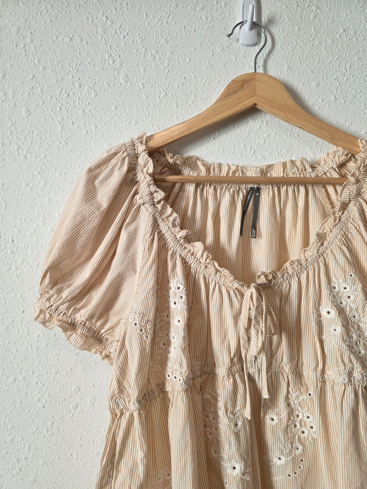 Anthropologie Floral Embroidered Top (M)