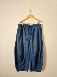 Relaxed Pull On Barrel Jeans (L)