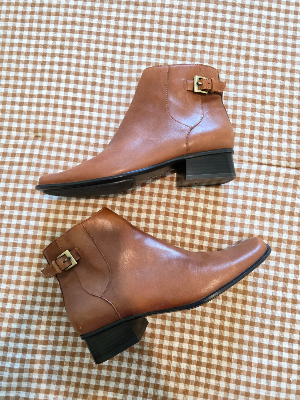 Vintage Leather Ankle Boots (6)