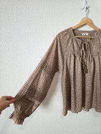 In Loom Dainty Floral Puff Sleeve Top (S)