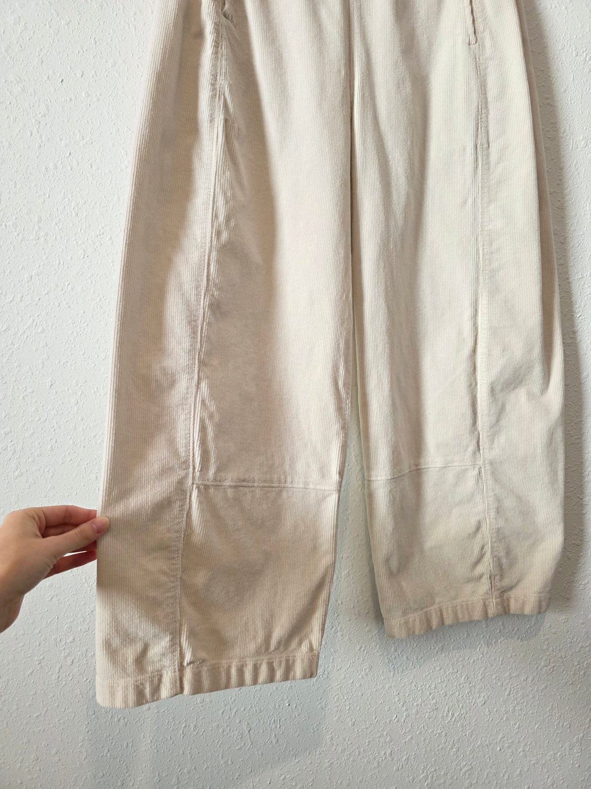 Pilcro Pull On Corduroy Barrel Pants (S)