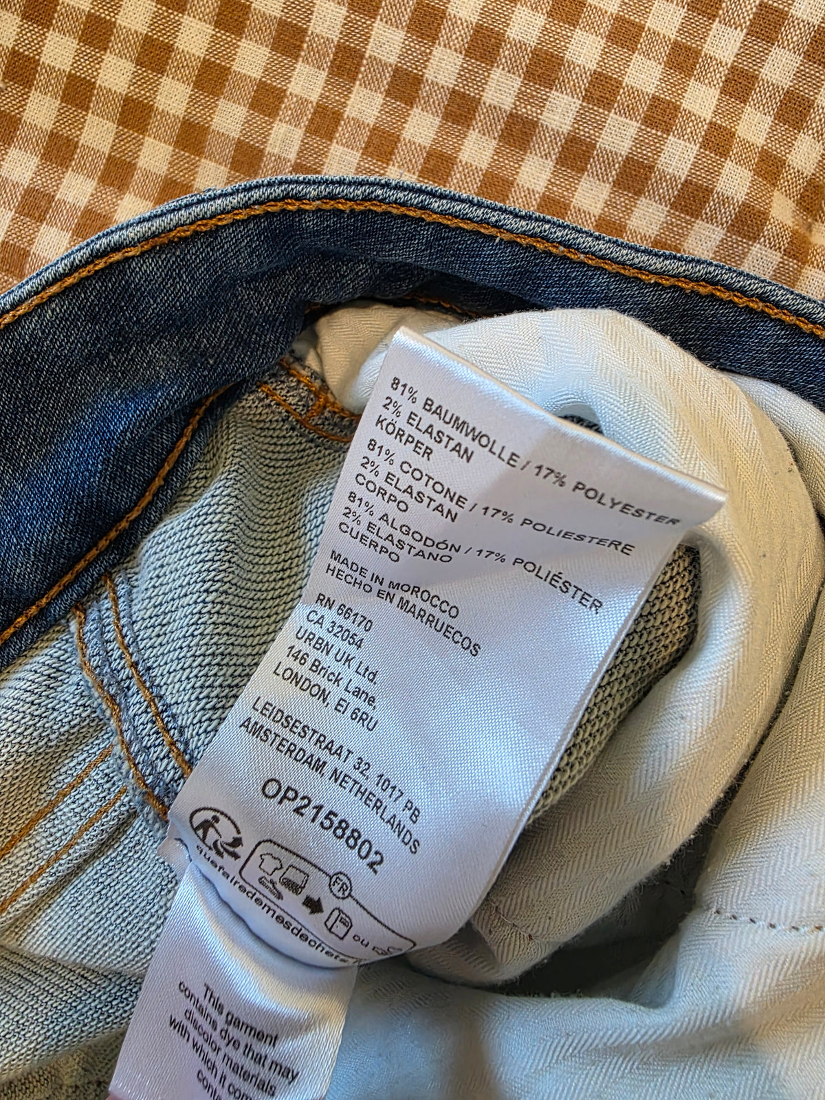 Pilcro Relaxed Barrel Jeans (20W)