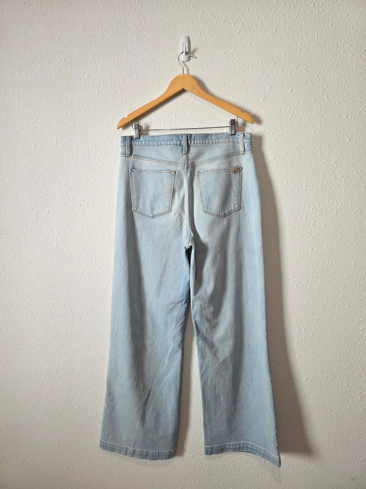 Joe's Light Wash Wide Leg Jeans (32)