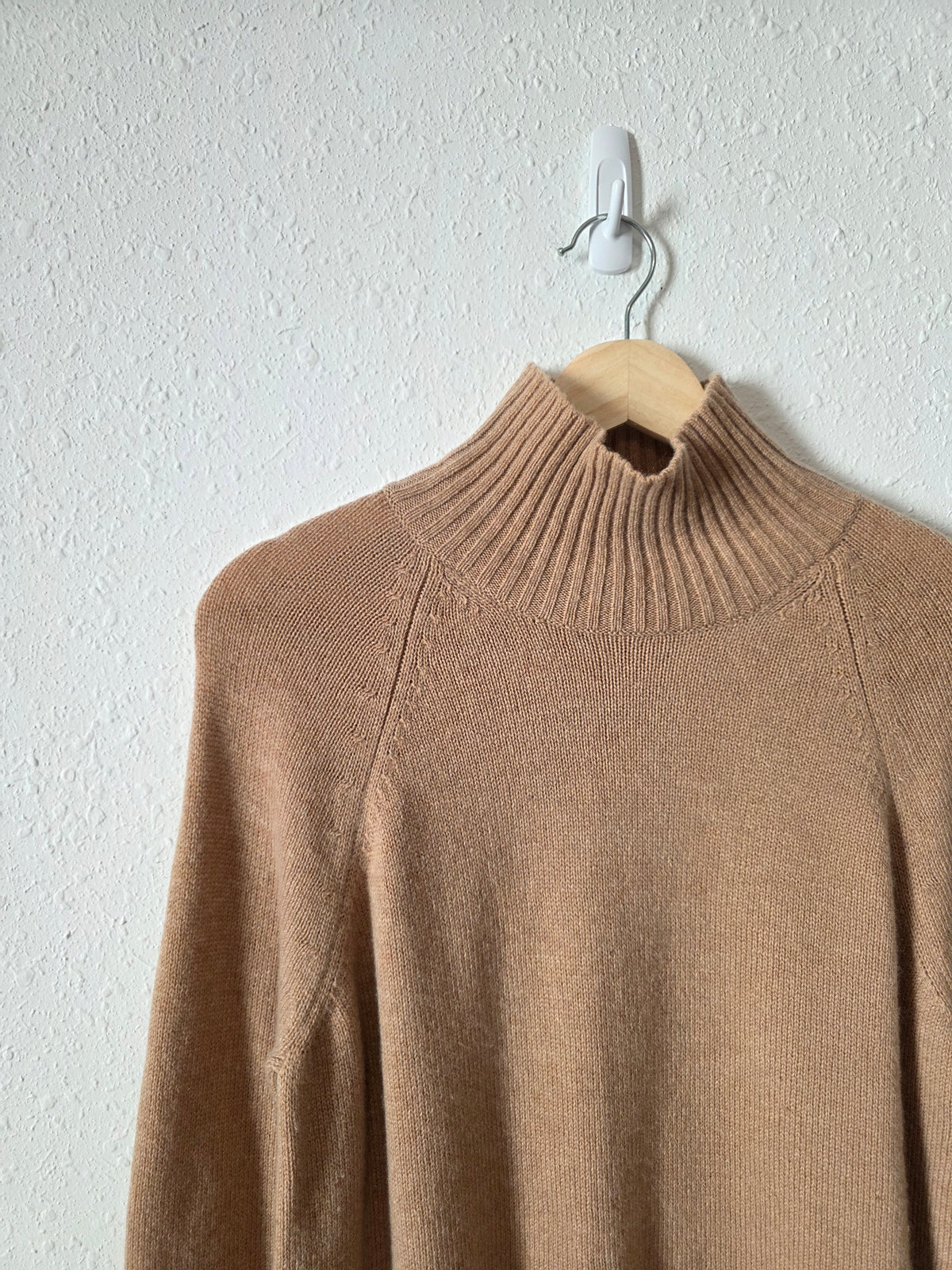 Wool Cashmere Turtleneck Sweater (M)