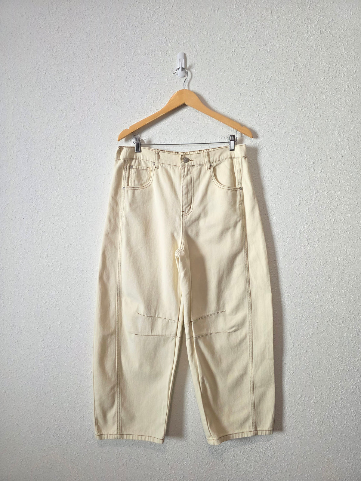 NEW Bohme Cream Barrel Jeans (XL)
