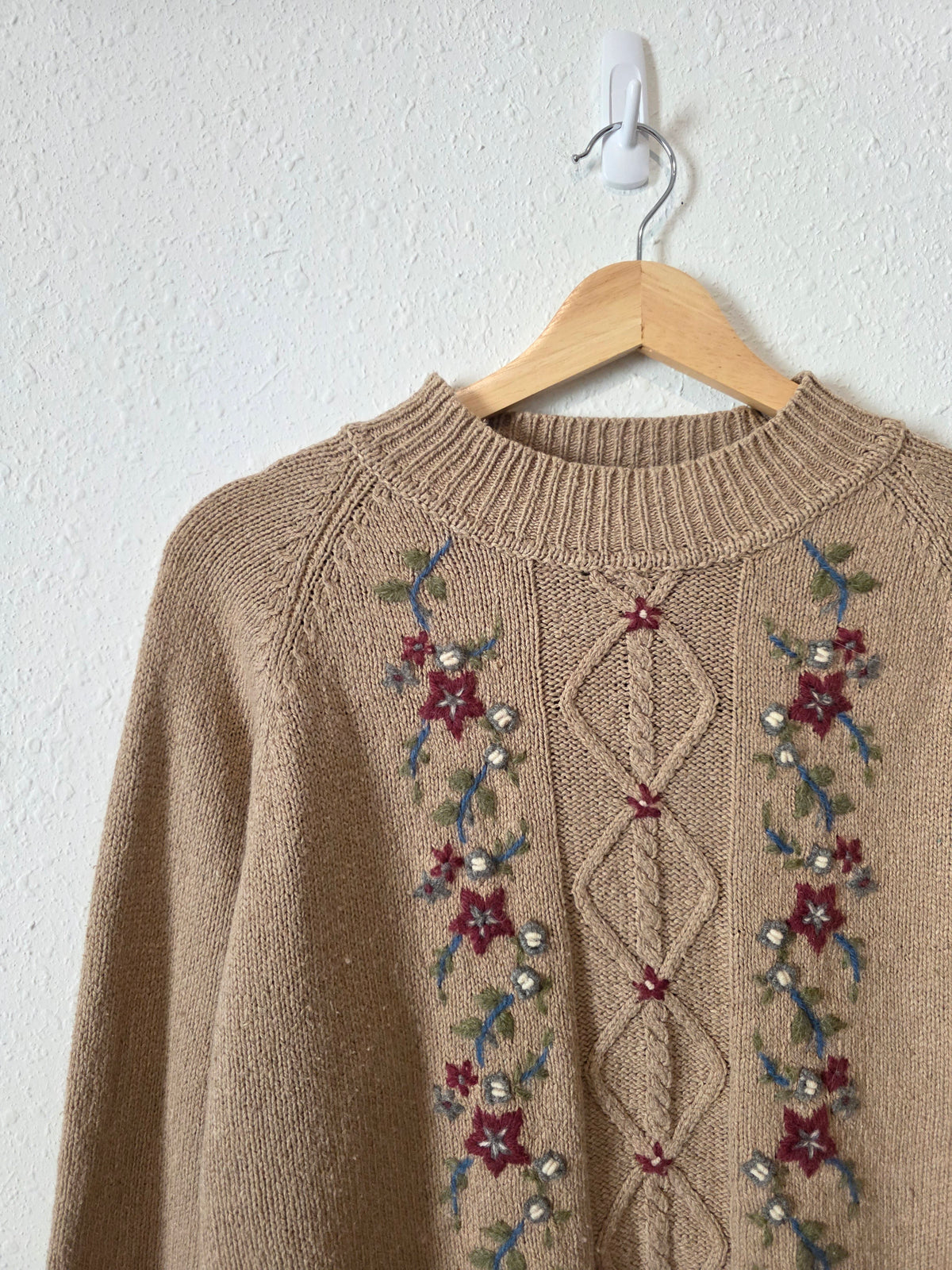 Vintage Floral Embroidered Silk Blend Sweater (LP)