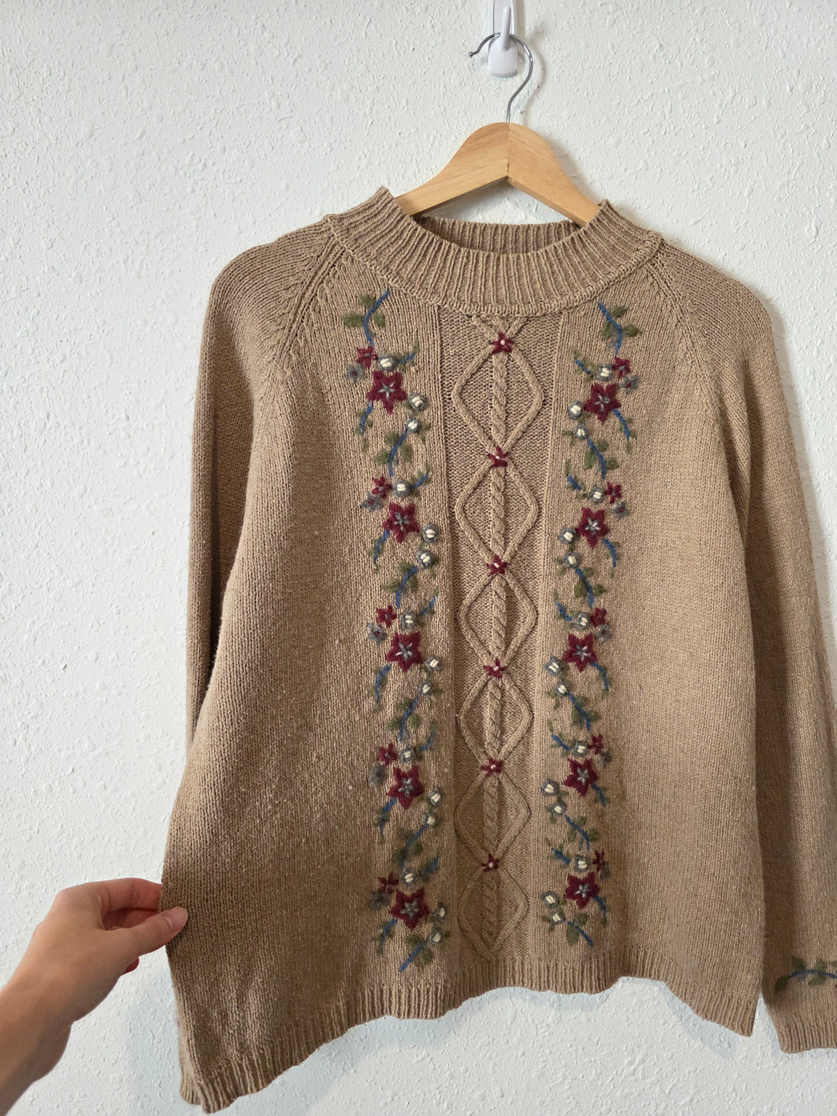 Vintage Floral Embroidered Silk Blend Sweater (LP)