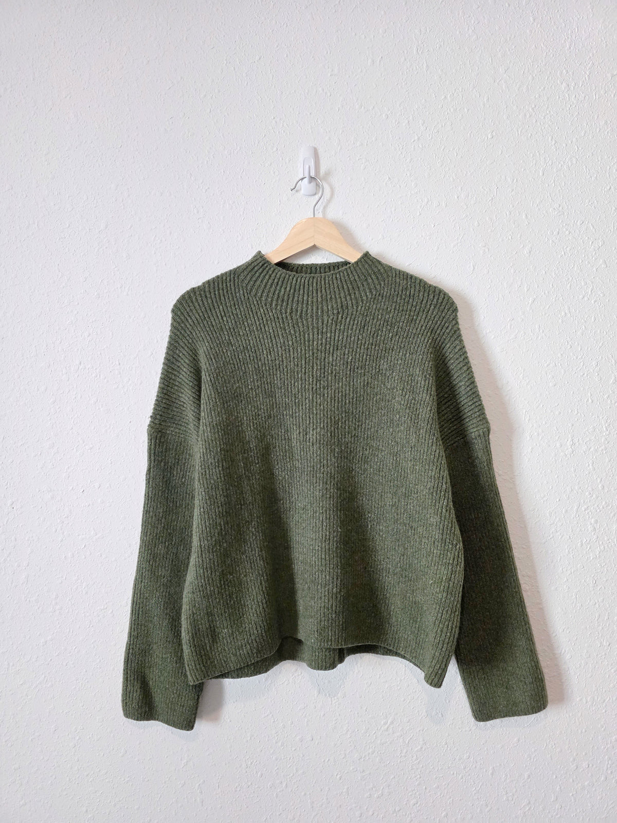 Abercrombie Ribbed Mock Neck Sweater (S)