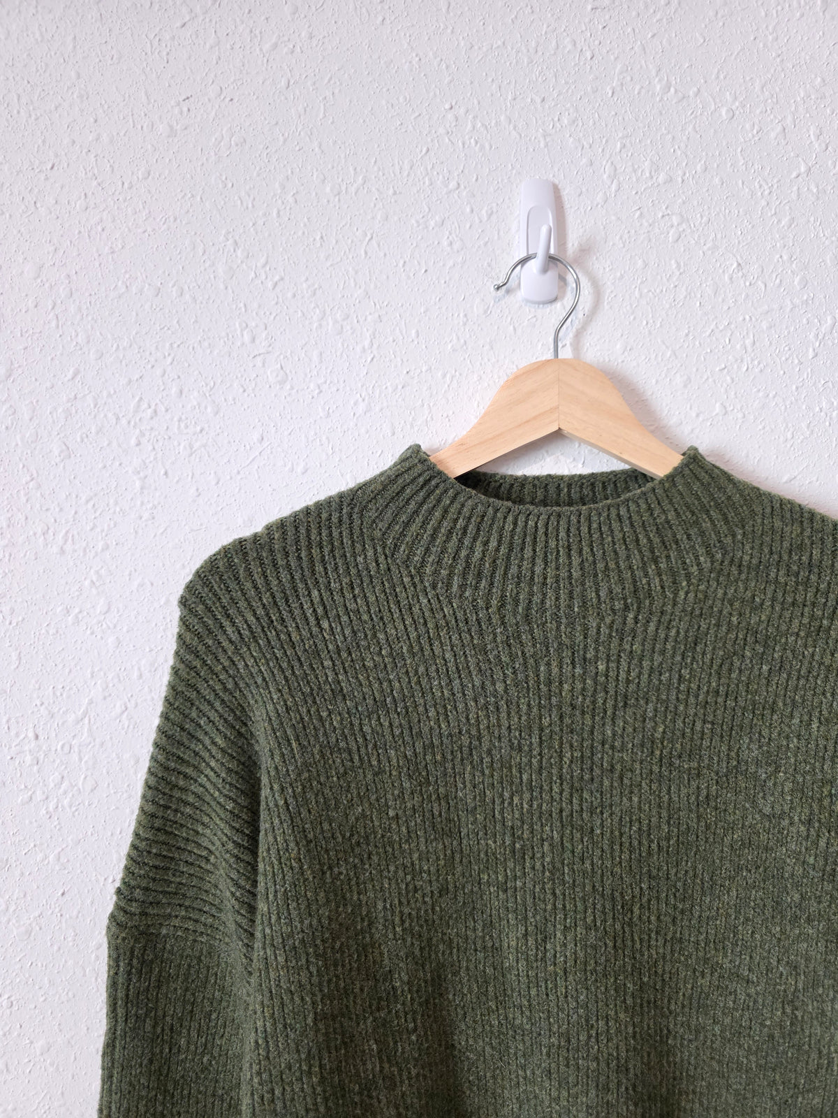 Abercrombie Ribbed Mock Neck Sweater (S)