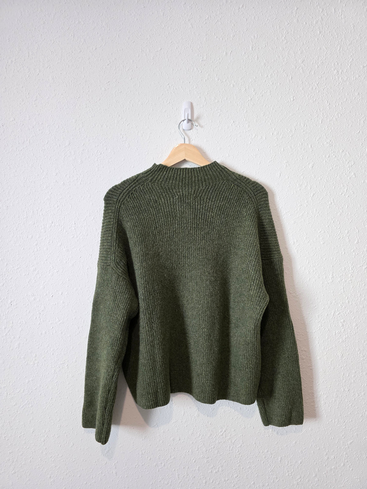 Abercrombie Ribbed Mock Neck Sweater (S)