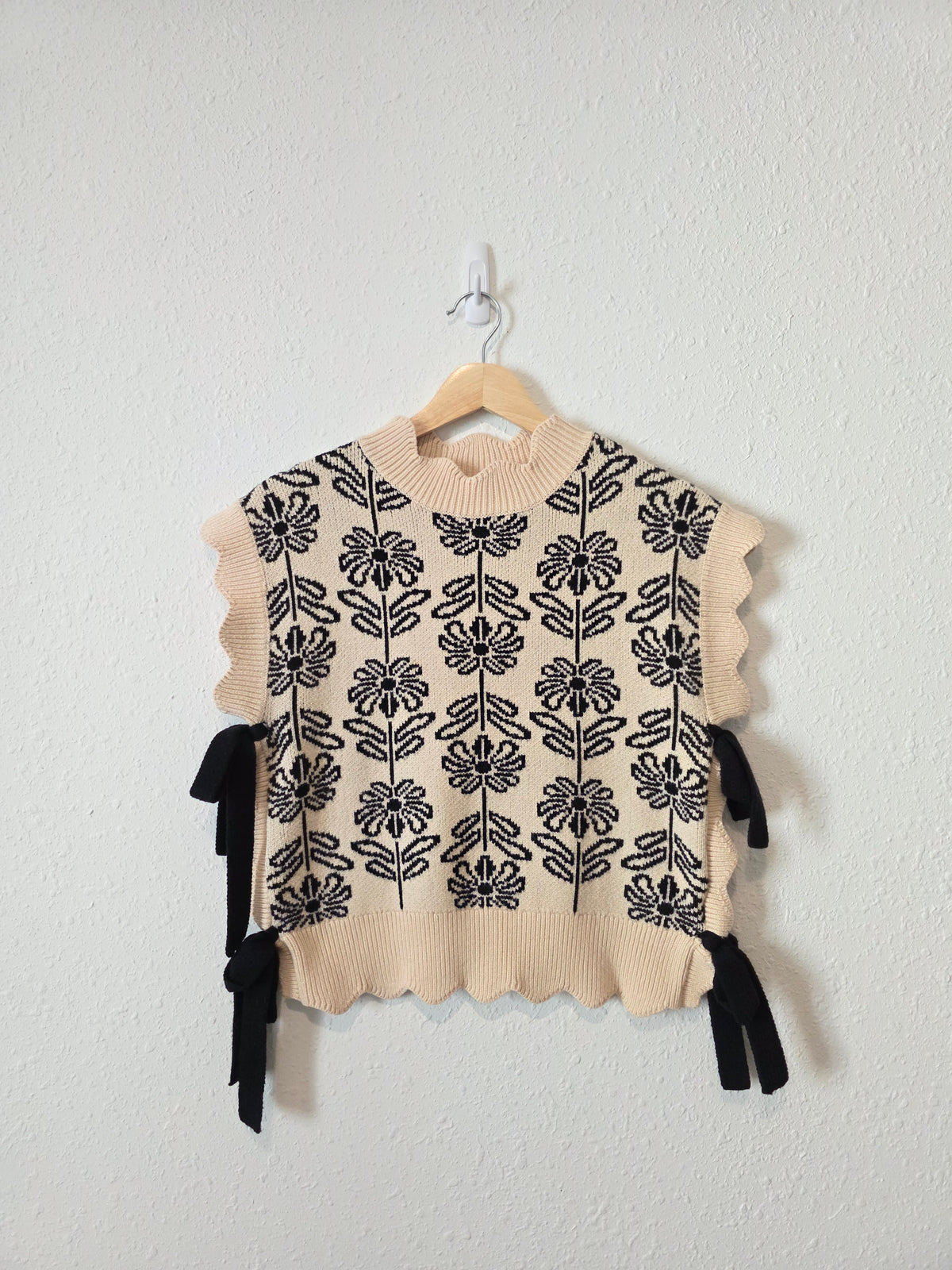 &Merci Floral Tie Sweater Vest (M)