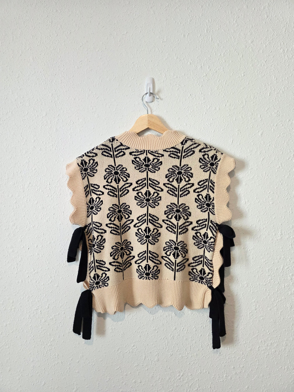 &Merci Floral Tie Sweater Vest (M)