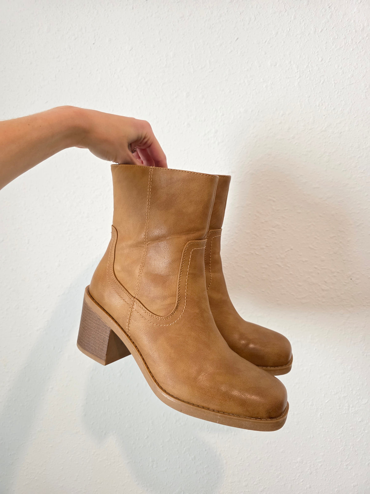 Baretraps Square Toe Mid Calf Boots (11)
