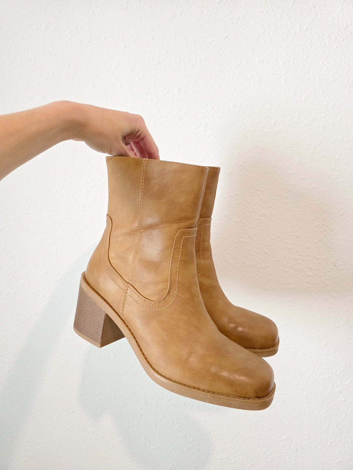 Baretraps Square Toe Mid Calf Boots (11)