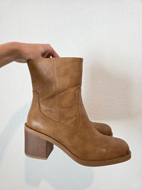 Baretraps Square Toe Mid Calf Boots (11)