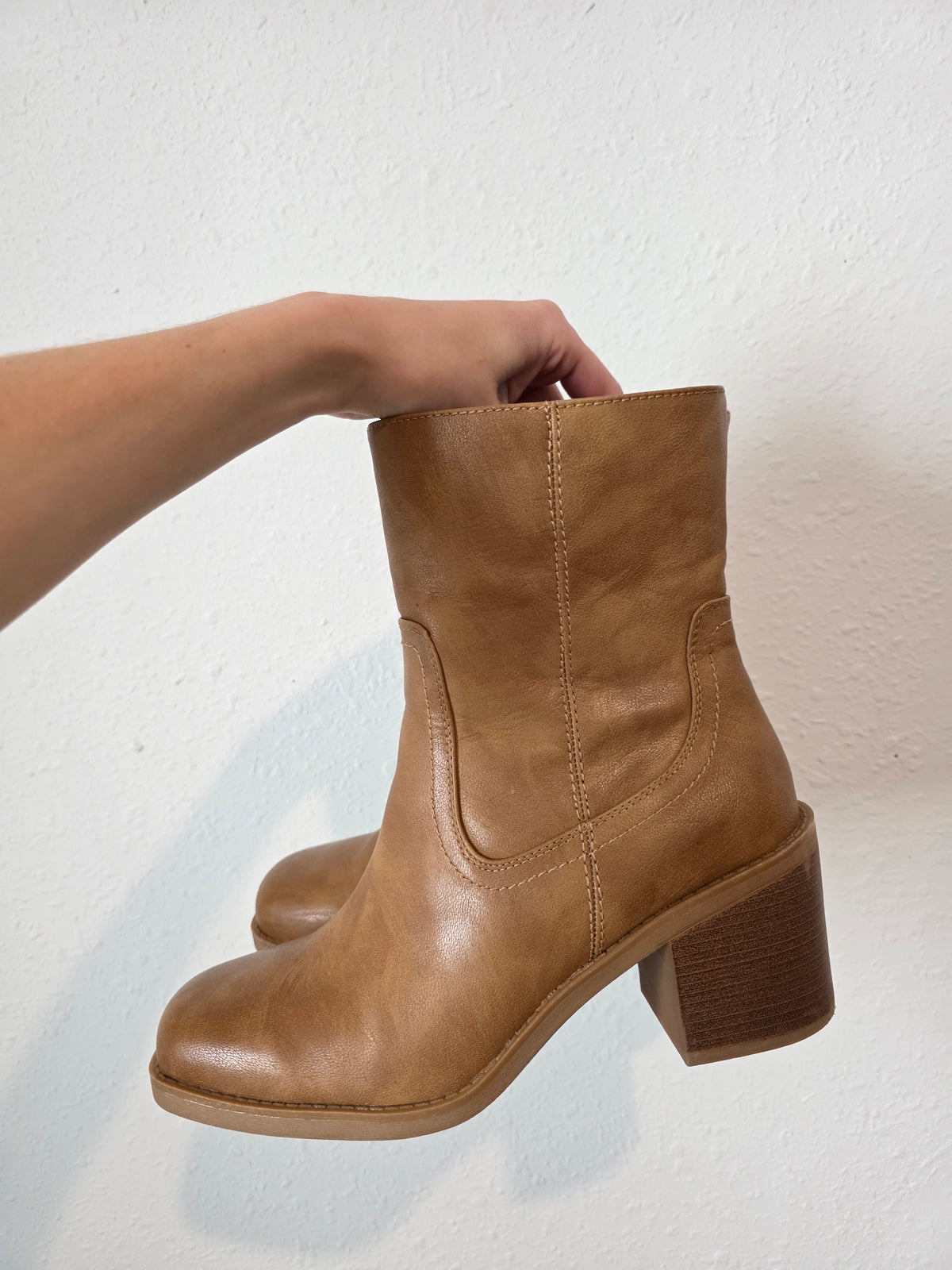 Baretraps Square Toe Mid Calf Boots (11)