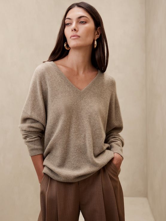 Banana Republic V Neck Cashmere Sweater (M)