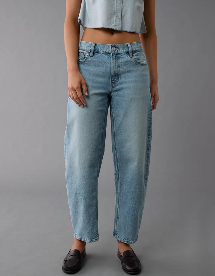Light Wash Barrel Jeans (6)