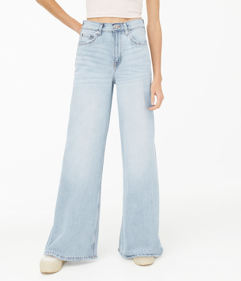 Light Wash Wide Leg Jeans (8)