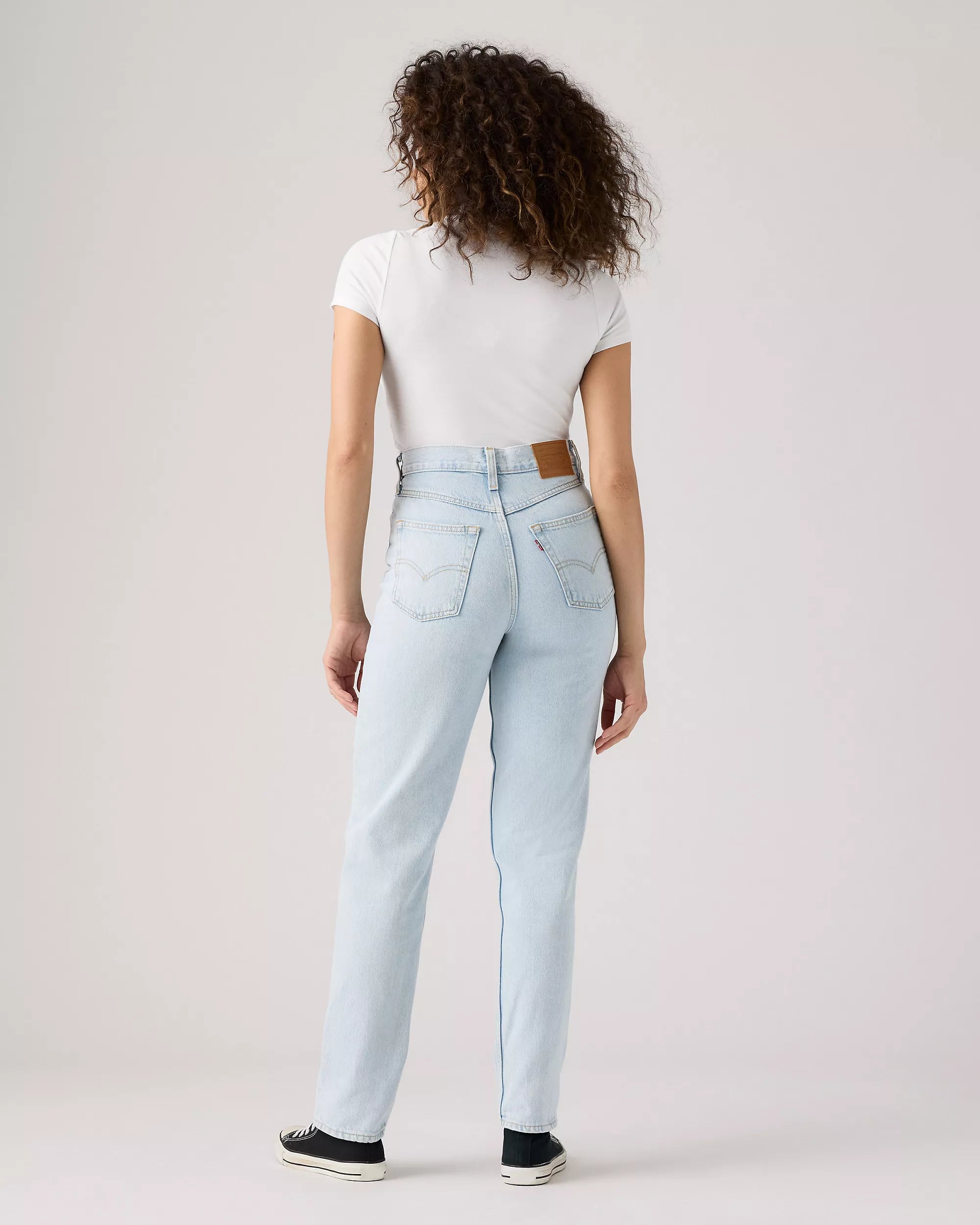 Levi's Light Wash 80s Mom Jeans (29)