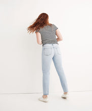 Load image into Gallery viewer, Madewell Perfect Vintage Jeans (24)
