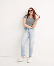 Load image into Gallery viewer, Madewell Perfect Vintage Jeans (24)
