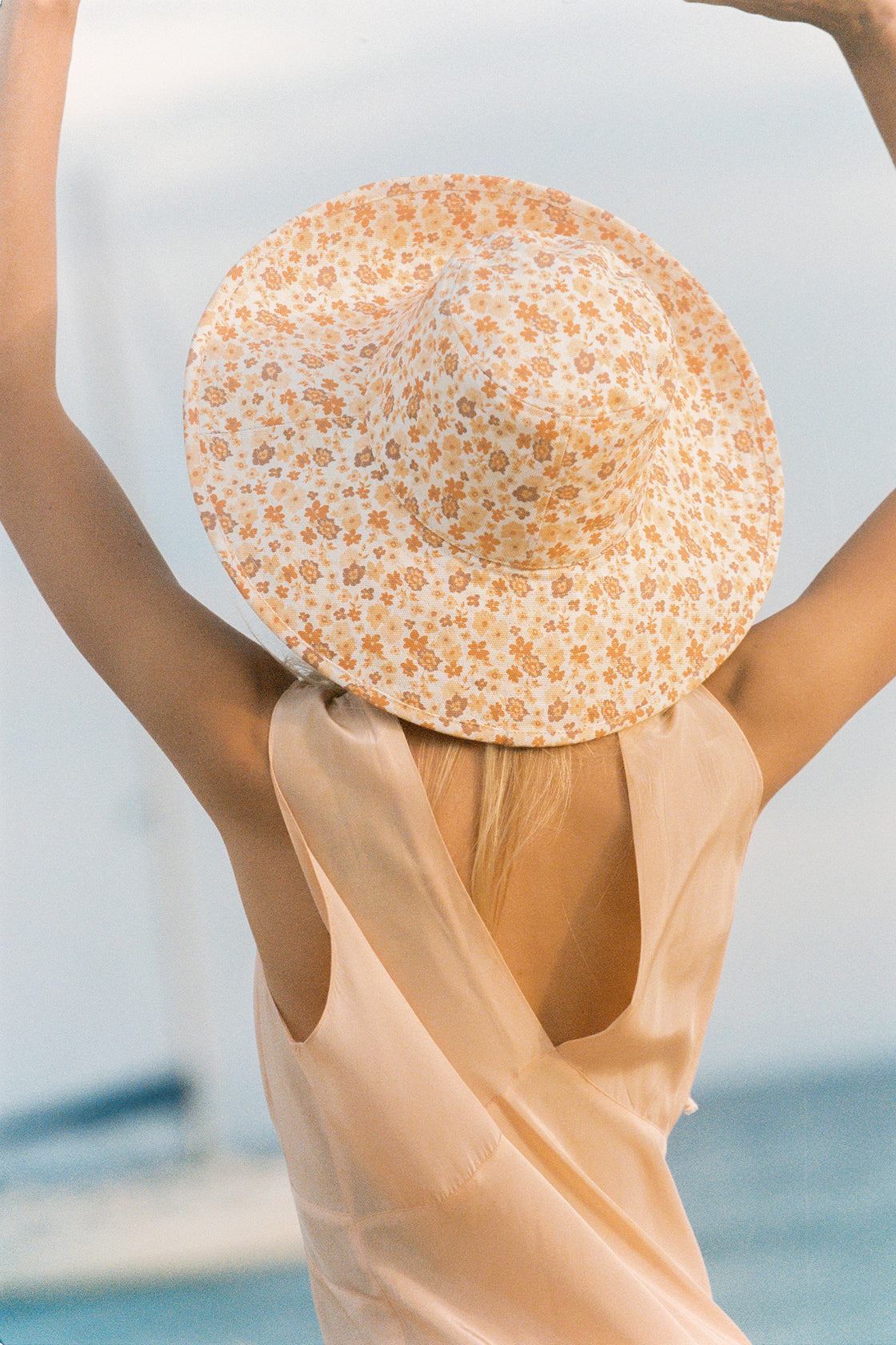 NEW Lack Of Color Floral Bucket Hat (L/XL)