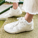 ON Cloud Roger Sneakers (7.5)
