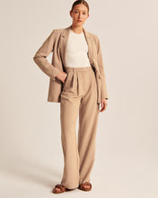 Load image into Gallery viewer, A&amp;F Wide Leg Trousers (26/2)

