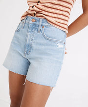 Load image into Gallery viewer, Madewell High Rise Denim Shorts (30)
